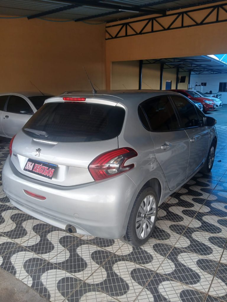 Peugeot / 208 Active