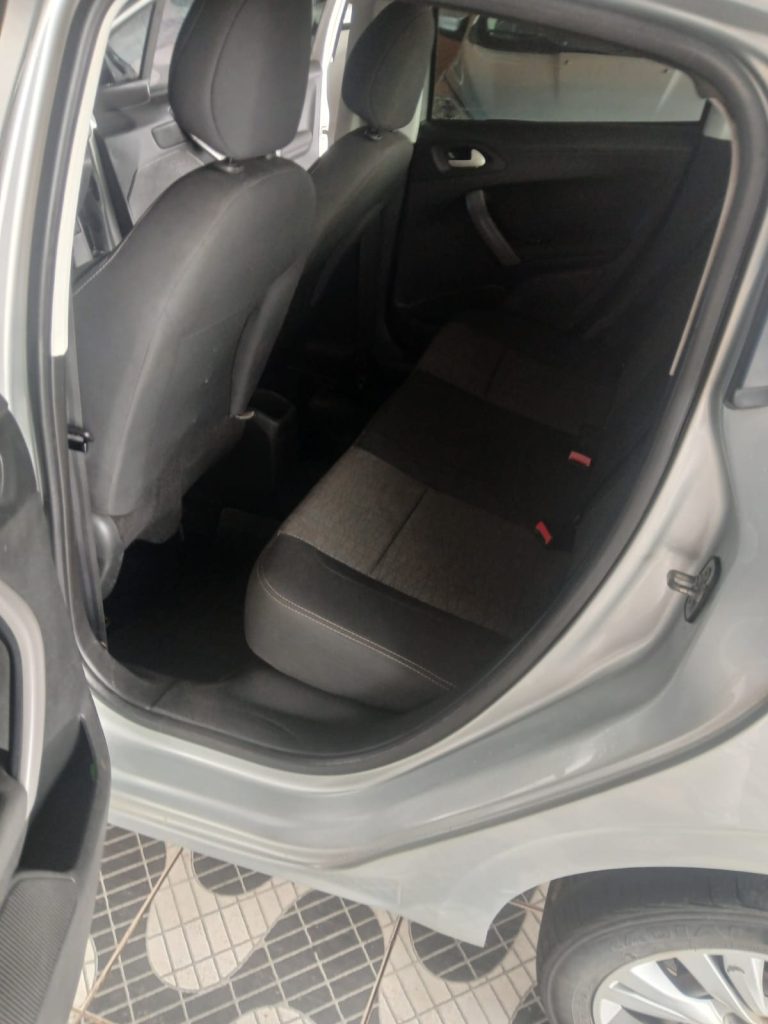 Peugeot / 208 Active