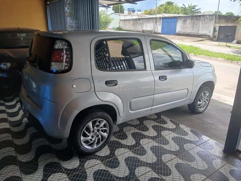 Fiat / Uno Attractive 1.0