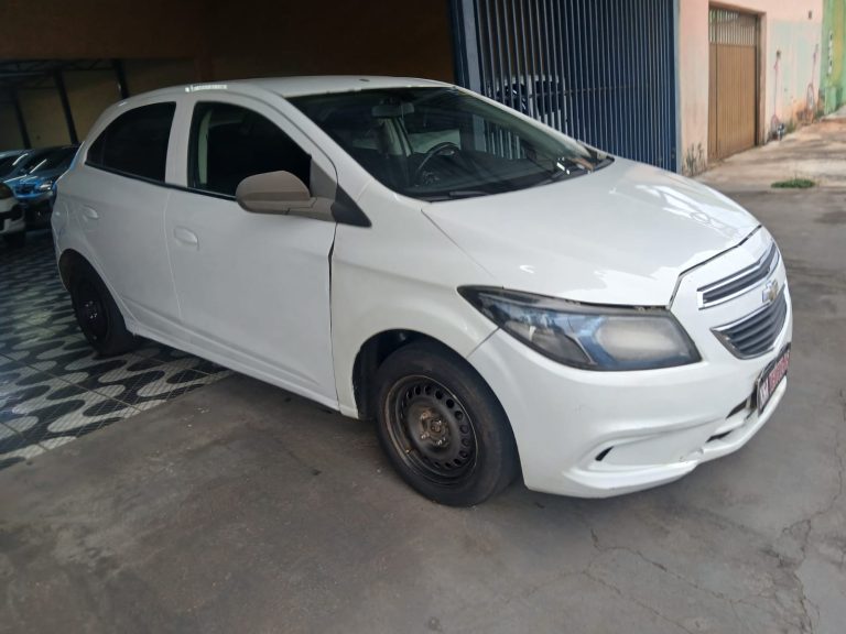 Chevrolet / Onix Joy 1.0