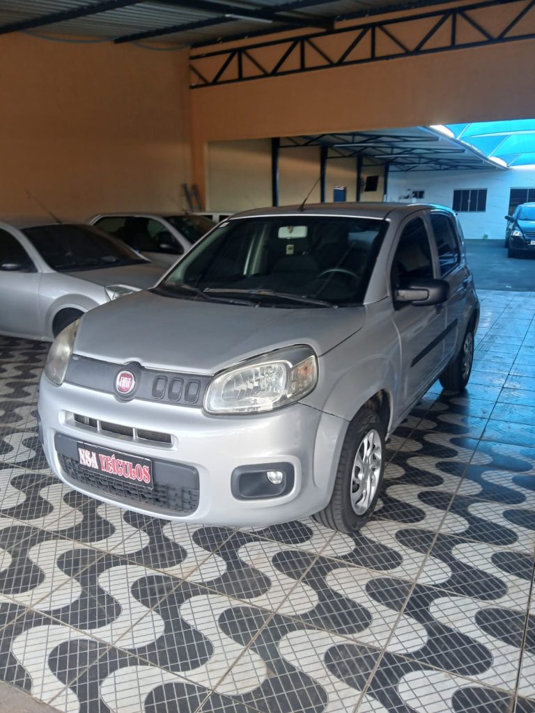 Fiat / Uno Attractive 1.0