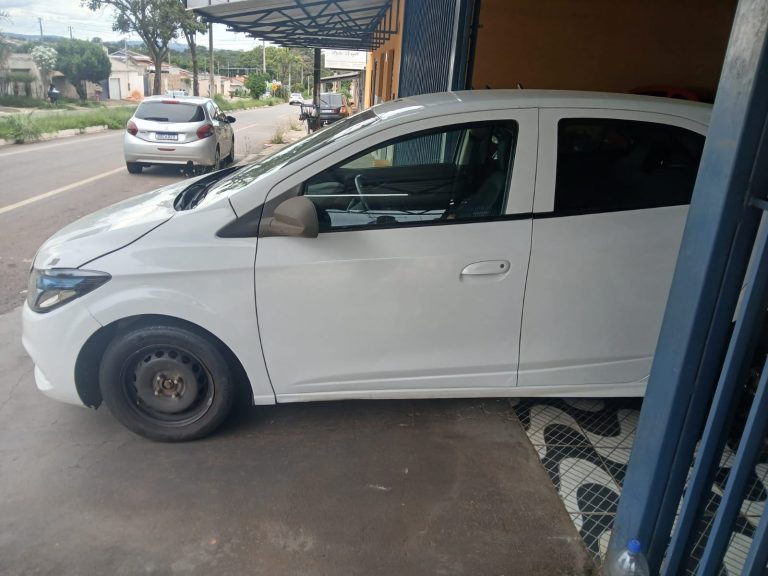 Chevrolet / Onix Joy 1.0