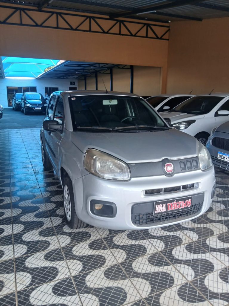 Fiat / Uno Attractive 1.0