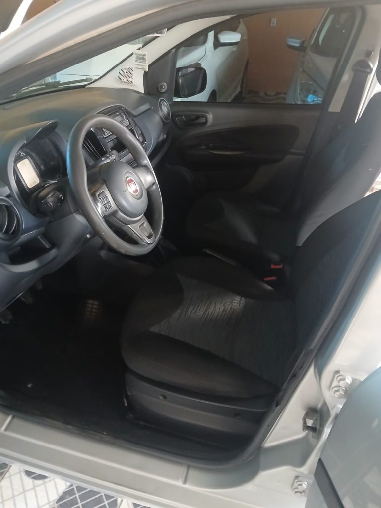 Fiat / Uno Attractive 1.0